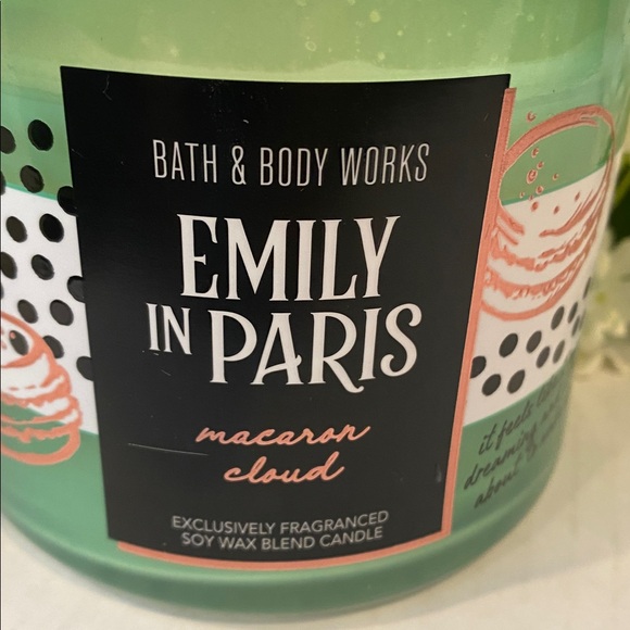 Bath & Body Works Emily In Paris “Macaron Cloud” New 3 Wick Candle - Picture 2 of 6